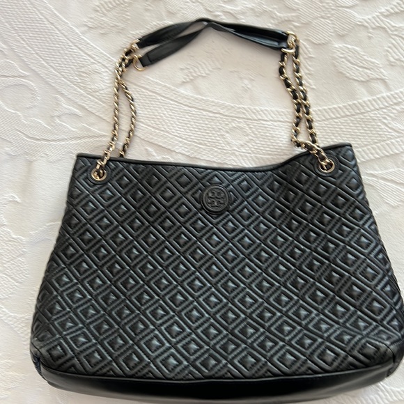 Tory Burch Handbags - Tori Burch Quilted Hobo Black Bag with duster bag